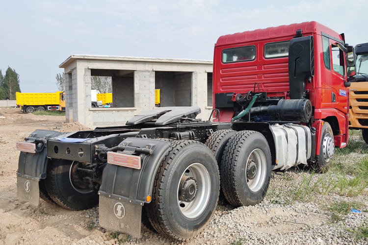 SHACMAN Second Hand Shacman Tractor Trailer for Sale in Tanzania - Cabeza tractora: foto 4 SHACMAN Second Hand Shacman Tractor Trailer for Sale in Tanzania - Cabeza tractora: foto 4