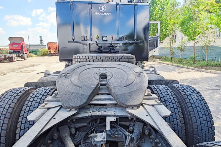 SHACMAN Shacman X3000 10 Wheels Tractor Truck for Sale in Saudi Arabia - Cabeza tractora: foto 3 SHACMAN Shacman X3000 10 Wheels Tractor Truck for Sale in Saudi Arabia - Cabeza tractora: foto 3