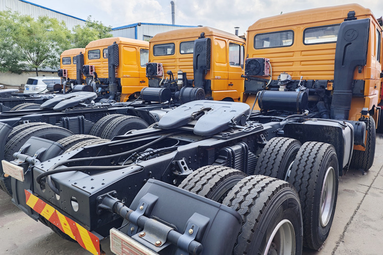 SHACMAN Used Shacman Truck Tractor for Sale in Jamaica - Cabeza tractora: foto 4 SHACMAN Used Shacman Truck Tractor for Sale in Jamaica - Cabeza tractora: foto 4