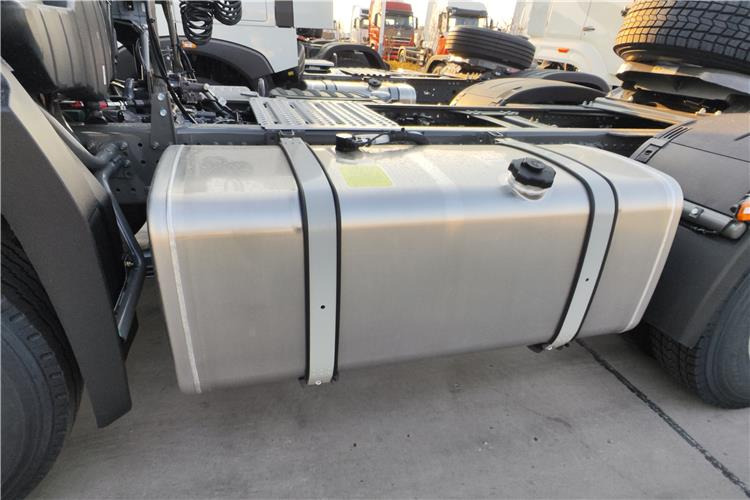 SINOTRUK Howo NX 371HP Truck Price for Sale In Guyana - Cabeza tractora: foto 4 SINOTRUK Howo NX 371HP Truck Price for Sale In Guyana - Cabeza tractora: foto 4