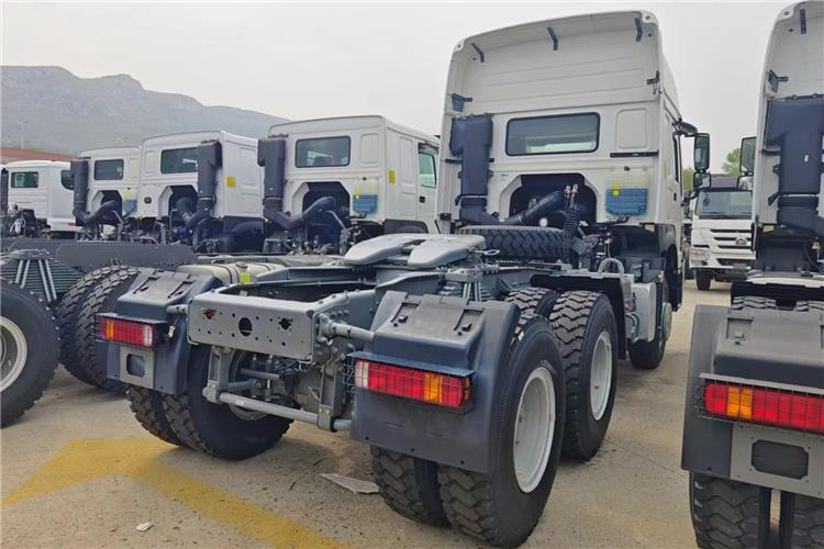 Sinotruk Used Howo Truck 400HP Tractor 6x4 Price for Sale In Tanzania - Cabeza tractora: foto 4 Sinotruk Used Howo Truck 400HP Tractor 6x4 Price for Sale In Tanzania - Cabeza tractora: foto 4