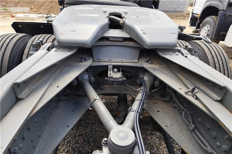 Sinotruk Used Sitrak Tractor Truck 6x4 for Sale In Uganda - Cabeza tractora: foto 3 Sinotruk Used Sitrak Tractor Truck 6x4 for Sale In Uganda - Cabeza tractora: foto 3