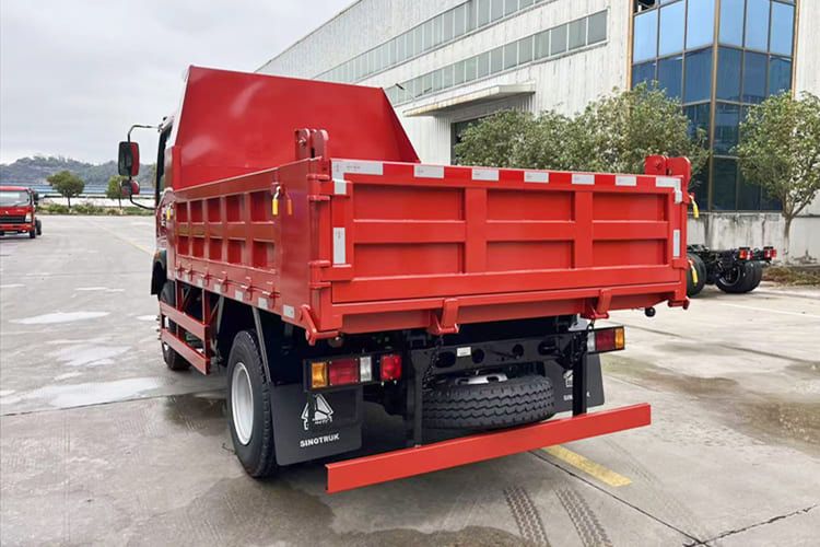 HOWO Light Duty Tipper Truck 4x2 Dump Truck - Volquete camión: foto 2 HOWO Light Duty Tipper Truck 4x2 Dump Truck - Volquete camión: foto 2