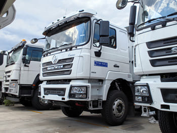 SHACMAN Shacman Tractor Truck for Sale in Malawi - Volquete camión: foto 3 SHACMAN Shacman Tractor Truck for Sale in Malawi - Volquete camión: foto 3