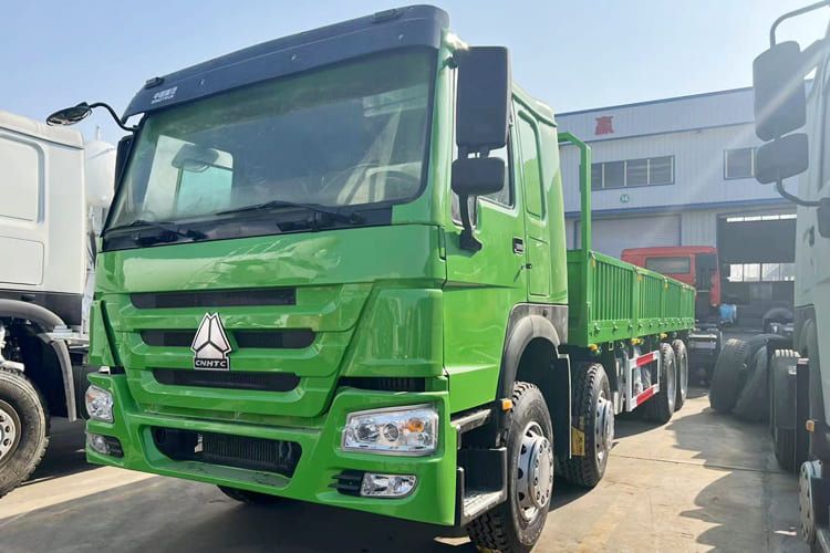 SINOTRUK HOWO 8x4 Stake Body Cargo Truck for Sale - Camión caja abierta: foto 1 SINOTRUK HOWO 8x4 Stake Body Cargo Truck for Sale - Camión caja abierta: foto 1