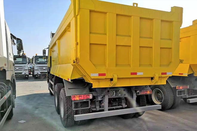 SINOTRUK Howo 400 10 Wheeler Dump Truck for Sale Price in Sierra Leone - Volquete camión: foto 3 SINOTRUK Howo 400 10 Wheeler Dump Truck for Sale Price in Sierra Leone - Volquete camión: foto 3