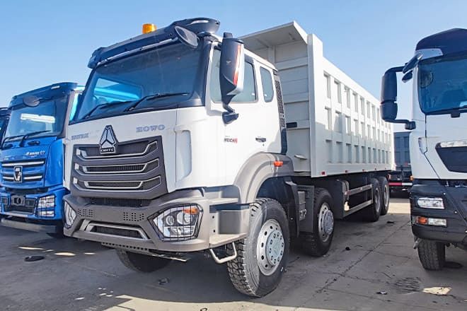 SINOTRUK Sino Howo 8x4 Dump truck for Sale in Senegal - Volquete camión: foto 1 SINOTRUK Sino Howo 8x4 Dump truck for Sale in Senegal - Volquete camión: foto 1