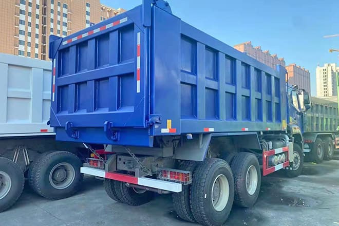SINOTRUK Sinotruk Howo 380 New Dump Trucks for Sale in Côte d'Ivoire - Volquete camión: foto 4 SINOTRUK Sinotruk Howo 380 New Dump Trucks for Sale in Côte d'Ivoire - Volquete camión: foto 4