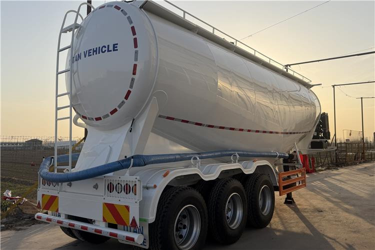 TITAN 3 Axle 50 Ton Dry Bulker Cement Tanker Trailer for Sale In Saudi Arabia - Semirremolque silo: foto 2 TITAN 3 Axle 50 Ton Dry Bulker Cement Tanker Trailer for Sale In Saudi Arabia - Semirremolque silo: foto 2