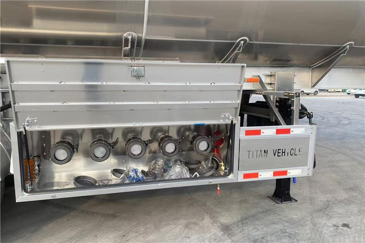 TITAN 3 Axle Aluminum Fuel Tanker Trailer for Sale In Costa Rica - Cisterna semirremolque: foto 4 TITAN 3 Axle Aluminum Fuel Tanker Trailer for Sale In Costa Rica - Cisterna semirremolque: foto 4