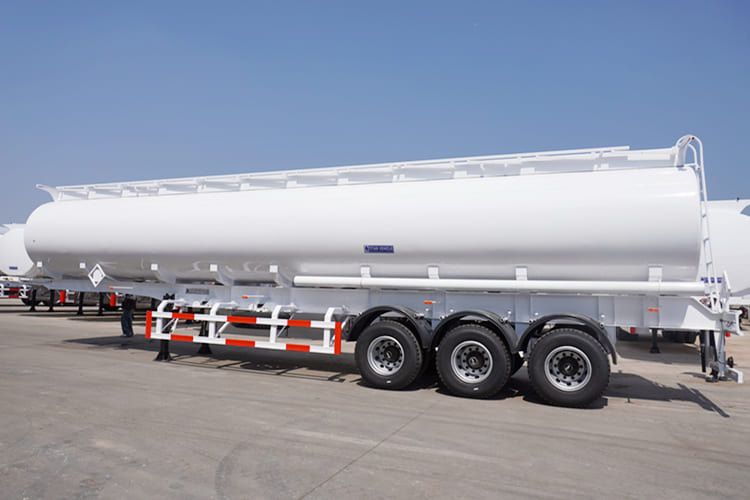 TITAN 50000L Fuel Tanker Semi Trailer for Sale in Zambia - Cisterna semirremolque: foto 4 TITAN 50000L Fuel Tanker Semi Trailer for Sale in Zambia - Cisterna semirremolque: foto 4