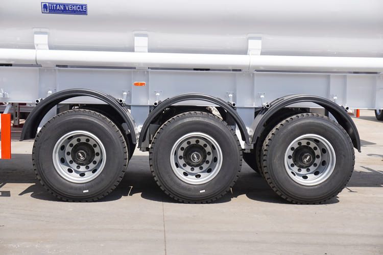 TITAN 50000L Fuel Tanker Semi Trailer for Sale in Zambia - Cisterna semirremolque: foto 3 TITAN 50000L Fuel Tanker Semi Trailer for Sale in Zambia - Cisterna semirremolque: foto 3