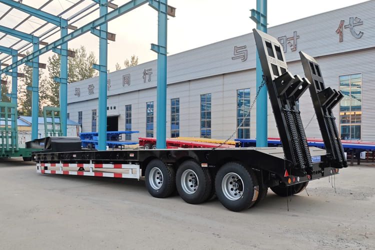TITAN Low Bed Semi Trailer for Sale in Zambia - Góndola rebajadas semirremolque: foto 2 TITAN Low Bed Semi Trailer for Sale in Zambia - Góndola rebajadas semirremolque: foto 2