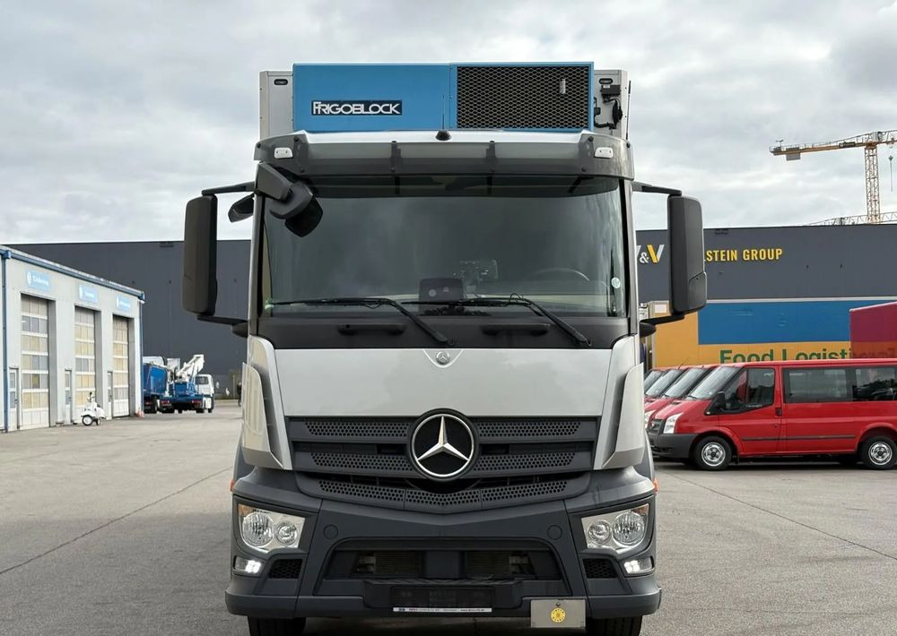 Mercedes-Benz Actros 2543 6x2 chłodnia izoterma 18 palet oś skrętna - Frigorífico camión: foto 2 Mercedes-Benz Actros 2543 6x2 chłodnia izoterma 18 palet oś skrętna - Frigorífico camión: foto 2