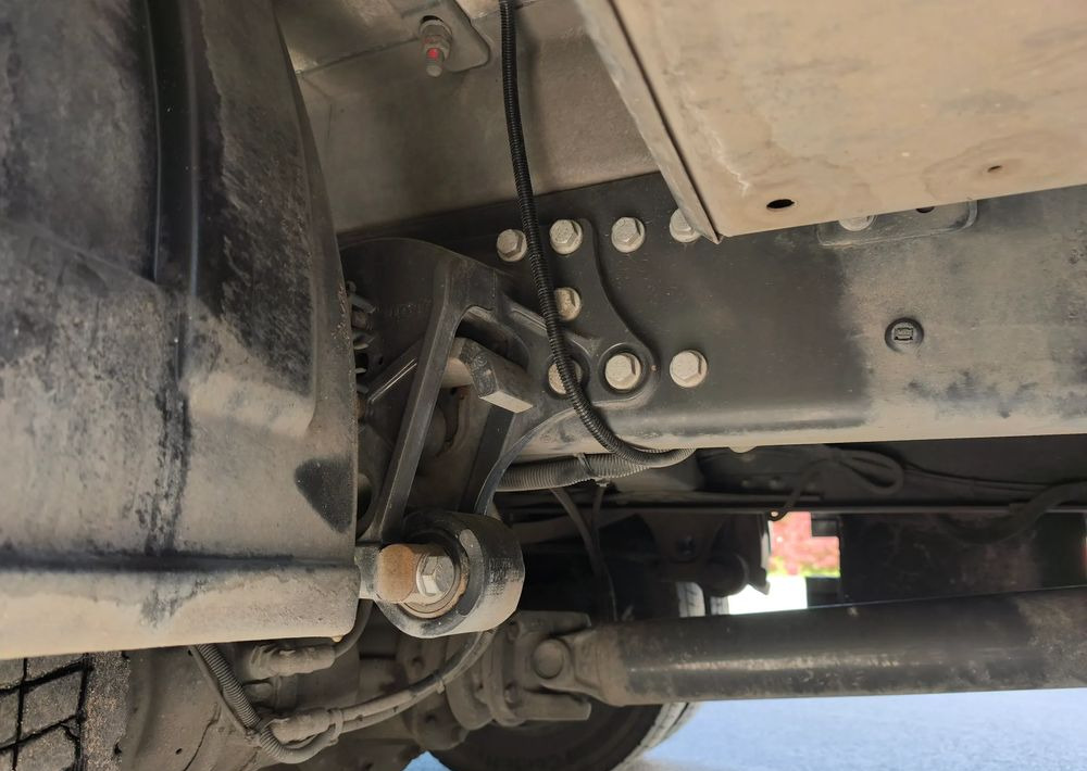 Renault GAMA D 12.210 chłodnia izoterma 14 palet poduszka - Frigorífico camión: foto 4 Renault GAMA D 12.210 chłodnia izoterma 14 palet poduszka - Frigorífico camión: foto 4