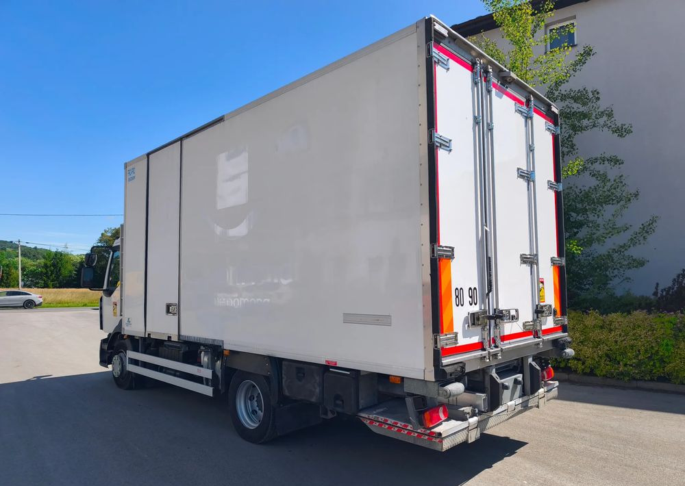 Renault GAMA D 12.210 chłodnia izoterma 14 palet poduszka - Frigorífico camión: foto 2 Renault GAMA D 12.210 chłodnia izoterma 14 palet poduszka - Frigorífico camión: foto 2