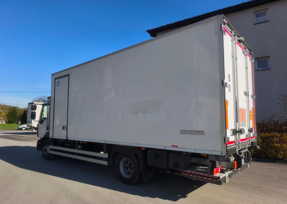 Renault GAMA D 16.250 chłodnia izoterma 16 palet klima - Frigorífico camión: foto 4 Renault GAMA D 16.250 chłodnia izoterma 16 palet klima - Frigorífico camión: foto 4
