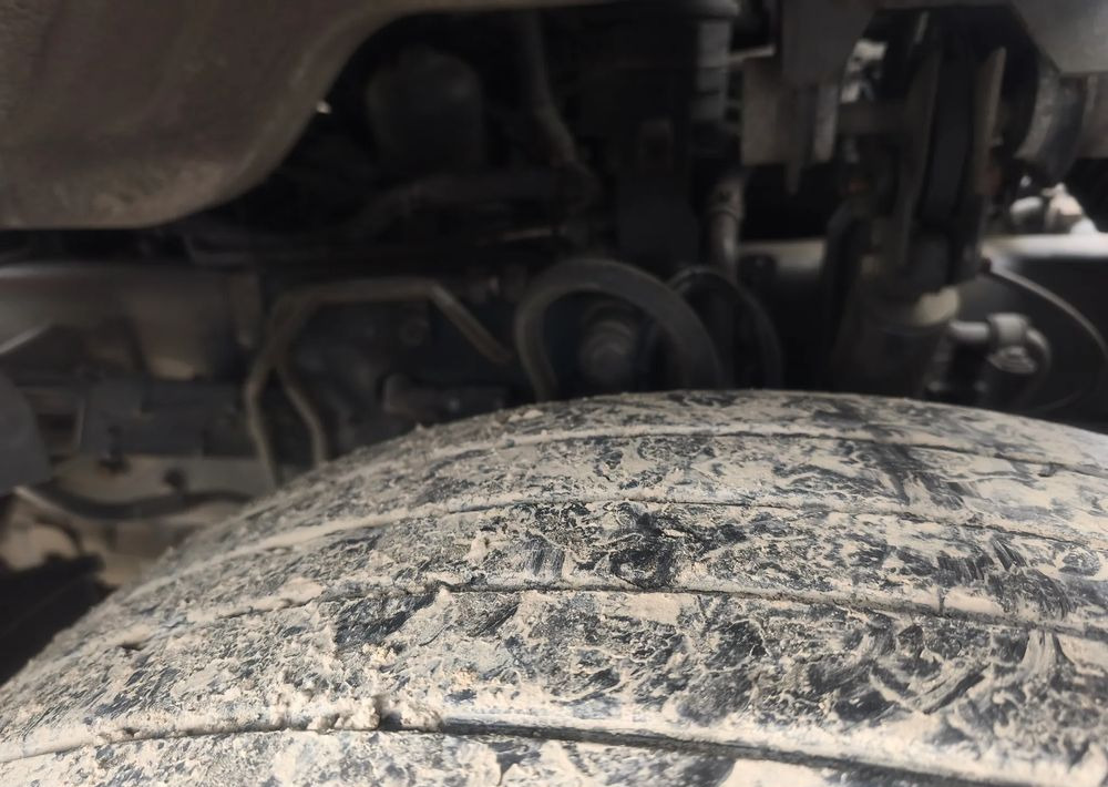 Renault Gama D 18.280 rama do zabudowy poduszka - Chasis camión: foto 4 Renault Gama D 18.280 rama do zabudowy poduszka - Chasis camión: foto 4