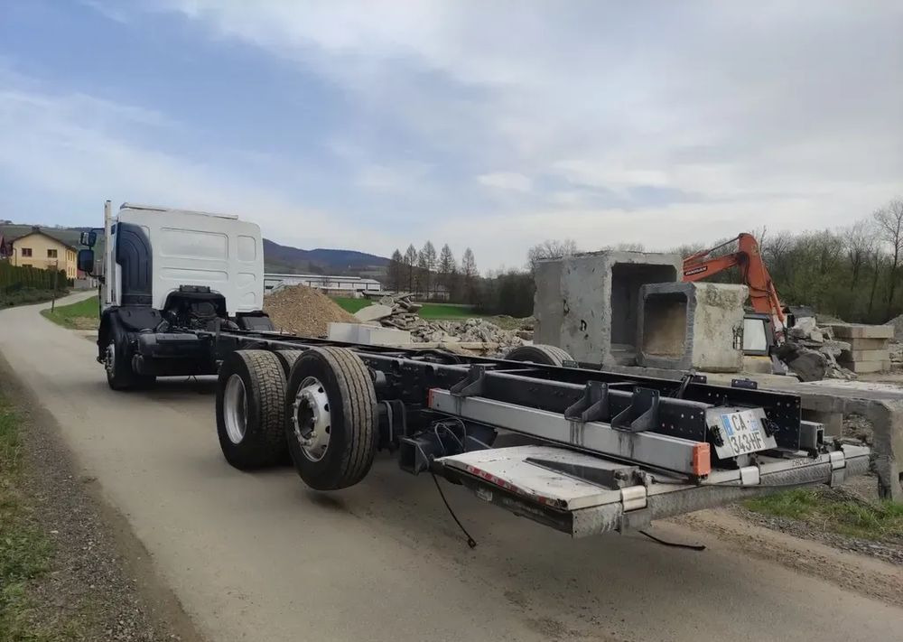 Renault Premium 26.380 Dxi 6x2 rama do zabudowy - Chasis camión: foto 4 Renault Premium 26.380 Dxi 6x2 rama do zabudowy - Chasis camión: foto 4