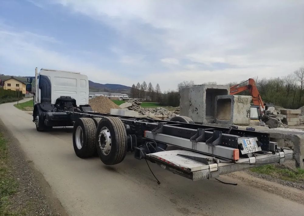 Renault Premium 26.380 Dxi 6x2 rama do zabudowy - Chasis camión: foto 4 Renault Premium 26.380 Dxi 6x2 rama do zabudowy - Chasis camión: foto 4