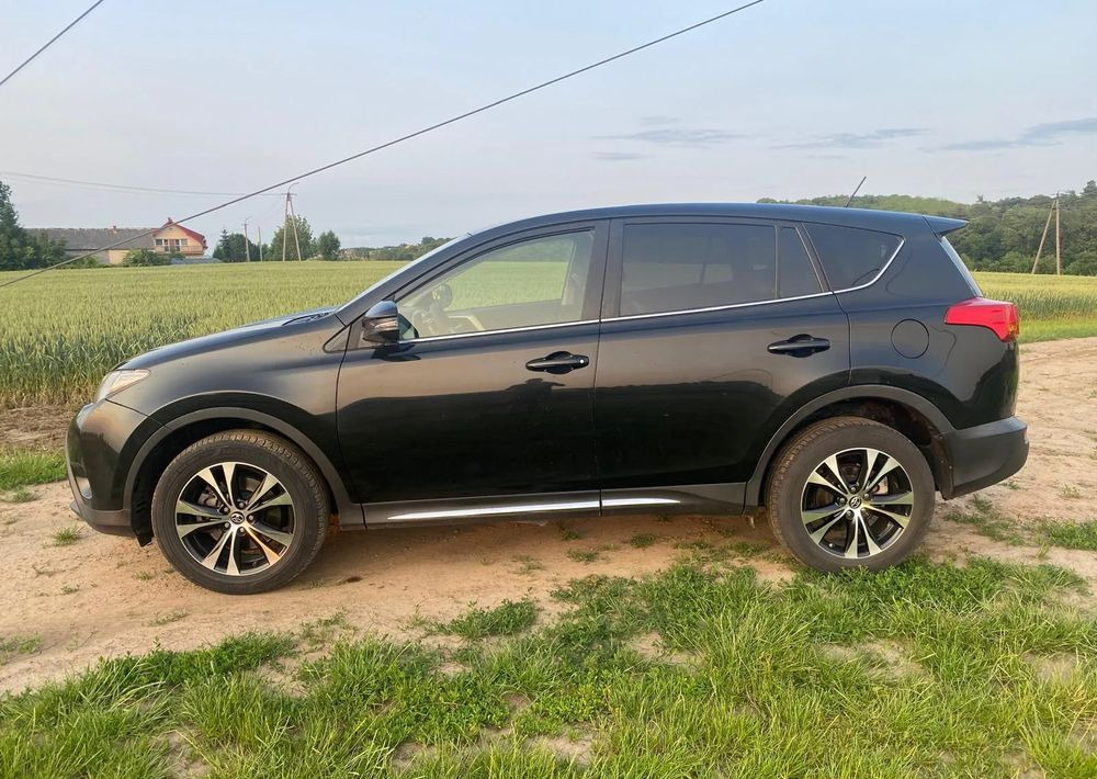 Toyota RAV4 2.0 D-4D 4x4 - SUV/ Todoterreno: foto 5 Toyota RAV4 2.0 D-4D 4x4 - SUV/ Todoterreno: foto 5