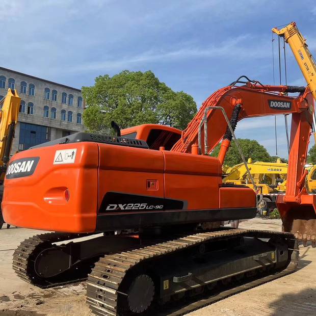 2023 Doosan DH225-9 - Excavadora de cadenas: foto 1 2023 Doosan DH225-9 - Excavadora de cadenas: foto 1