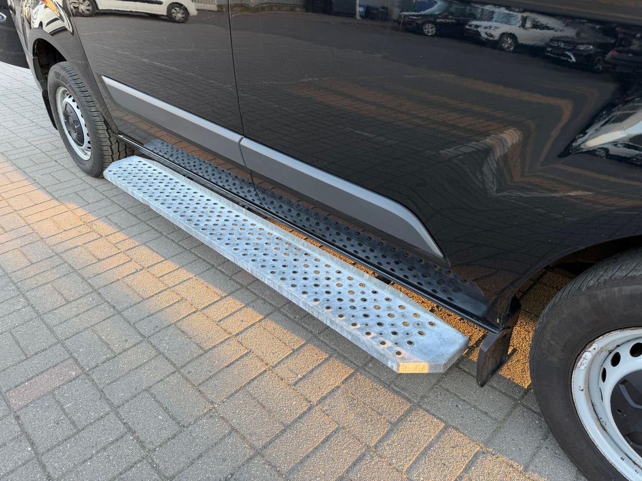 FORD Transit Custom Kombi Rollstuhl Behindertengerecht - Furgoneta de pasajeros: foto 5 FORD Transit Custom Kombi Rollstuhl Behindertengerecht - Furgoneta de pasajeros: foto 5