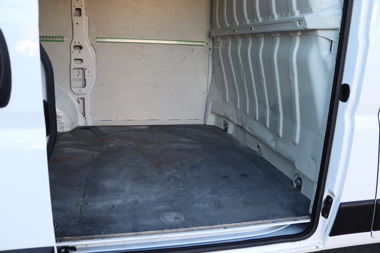 Furgoneta pequeña Opel Movano: foto 7