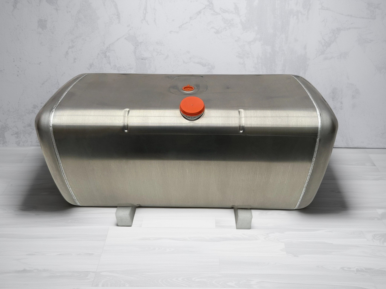 MERCEDES-BENZ - Depósito de combustible: foto 1 MERCEDES-BENZ - Depósito de combustible: foto 1