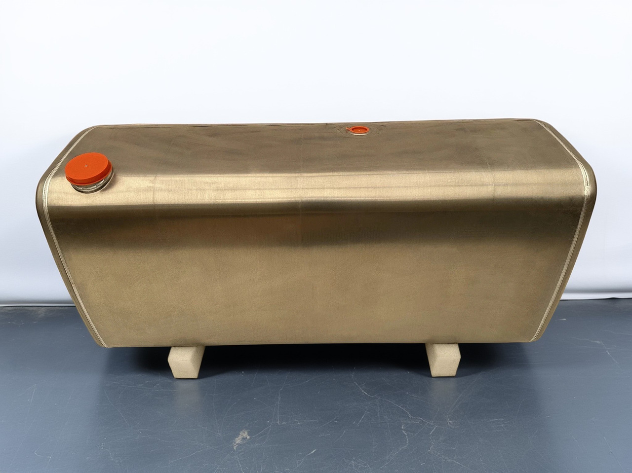 VOLVO - Depósito de combustible: foto 1 VOLVO - Depósito de combustible: foto 1