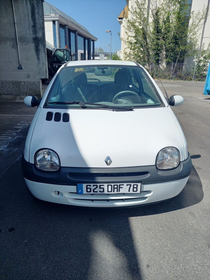 Coche RENAULT TWINGO - Berline essence - 3 portes - 4places - Vitr: foto 1