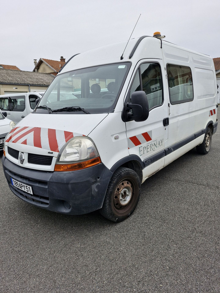Renault Master 189APY51 7 places de 2005. 68 226 Km. Cabine repliable. Entretien régulier. Compte rendus des derniers Contrôle technique en pièces jointe avec Carte grise + historique entretien. - Furgoneta combi: foto 3 Renault Master 189APY51 7 places de 2005. 68 226 Km. Cabine repliable. Entretien régulier. Compte rendus des derniers Contrôle technique en pièces jointe avec Carte grise + historique entretien. - Furgoneta combi: foto 3