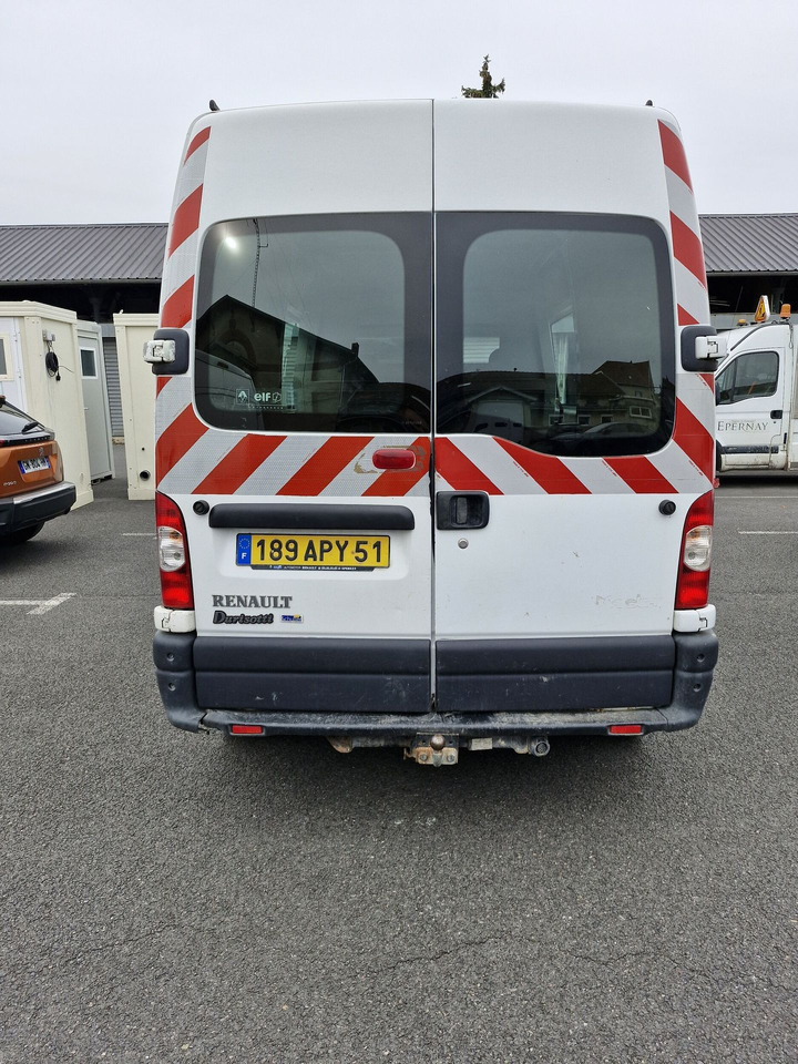 Renault Master 189APY51 7 places de 2005. 68 226 Km. Cabine repliable. Entretien régulier. Compte rendus des derniers Contrôle technique en pièces jointe avec Carte grise + historique entretien. - Furgoneta combi: foto 2 Renault Master 189APY51 7 places de 2005. 68 226 Km. Cabine repliable. Entretien régulier. Compte rendus des derniers Contrôle technique en pièces jointe avec Carte grise + historique entretien. - Furgoneta combi: foto 2