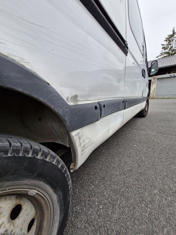 Renault Master 189APY51 7 places de 2005. 68 226 Km. Cabine repliable. Entretien régulier. Compte rendus des derniers Contrôle technique en pièces jointe avec Carte grise + historique entretien. - Furgoneta combi: foto 4 Renault Master 189APY51 7 places de 2005. 68 226 Km. Cabine repliable. Entretien régulier. Compte rendus des derniers Contrôle technique en pièces jointe avec Carte grise + historique entretien. - Furgoneta combi: foto 4