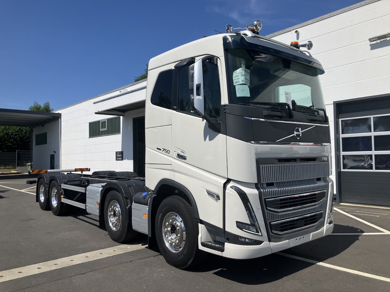 VOLVO FH16 750 8x4 Chassis - Chasis camión: foto 1 VOLVO FH16 750 8x4 Chassis - Chasis camión: foto 1