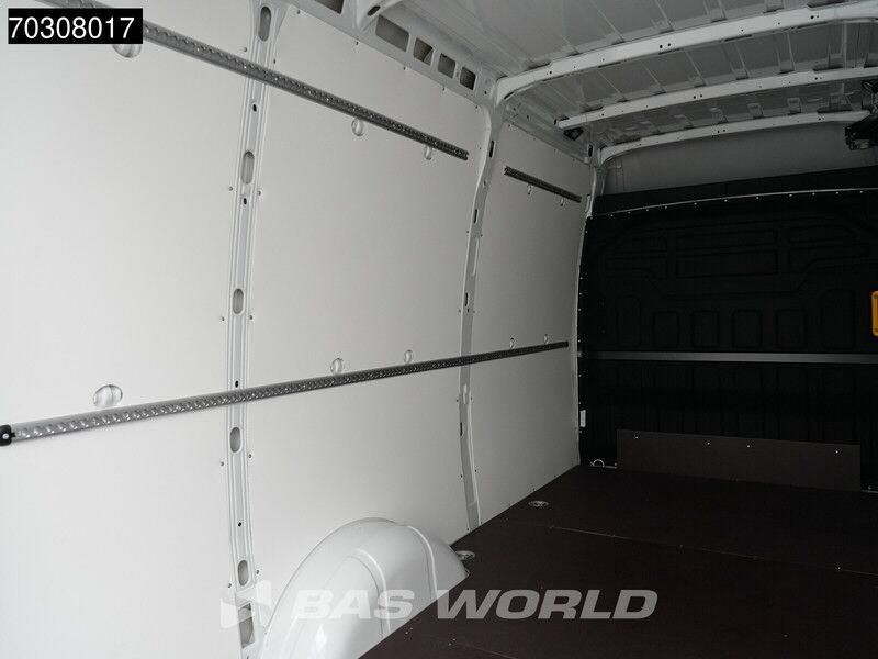 Furgón nuevo Iveco Daily 35S21 Neu! 3.0L Automatik L2H2 ACC LED Kamera CarPlay Parkensensoren Sitzheizung 3,5t Anhangelast Euro6 L2 A/C: foto 13 Furgón nuevo Iveco Daily 35S21 Neu! 3.0L Automatik L2H2 ACC LED Kamera CarPlay Parkensensoren Sitzheizung 3,5t Anhangelast Euro6 L2 A/C: foto 13