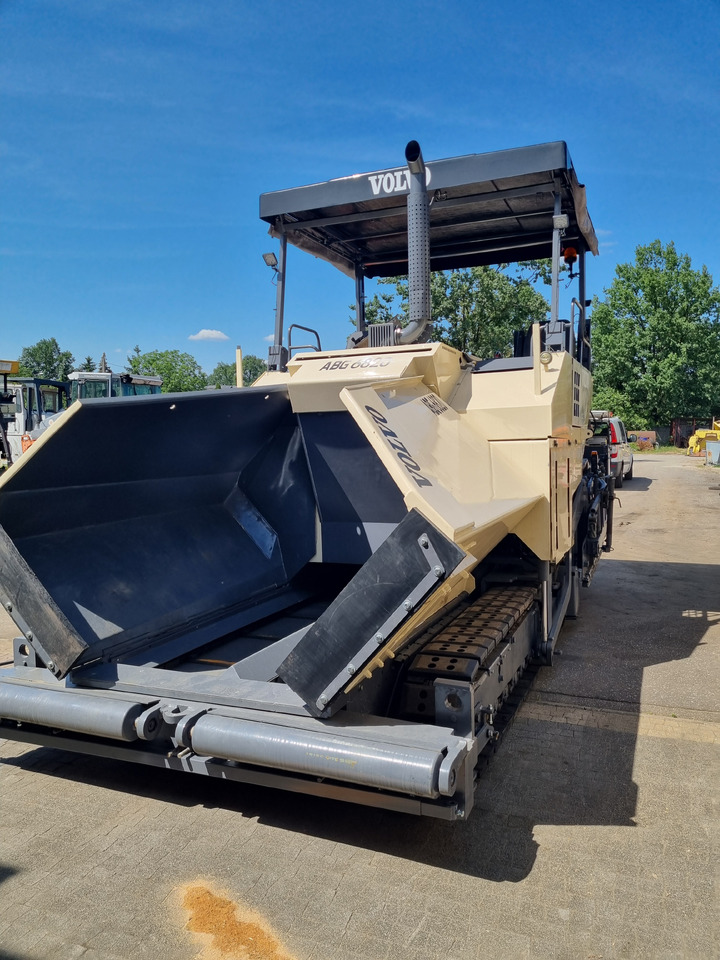 VOLVO TITAN 6820 - Pavimentadora de asfalto: foto 5 VOLVO TITAN 6820 - Pavimentadora de asfalto: foto 5