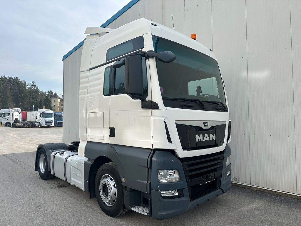 MAN TGX 18.460 XXL Intarder - Cabeza tractora: foto 2 MAN TGX 18.460 XXL Intarder - Cabeza tractora: foto 2