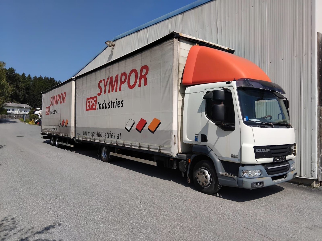 DAF LF 250 Schalter 120m° TÜV - Camión lona: foto 1 DAF LF 250 Schalter 120m° TÜV - Camión lona: foto 1
