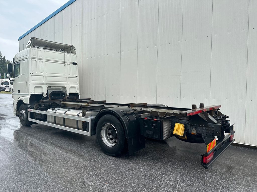 DAF XF 460 SpaceCab Retarder TÜV neu - Portacontenedore/ Intercambiable camión: foto 4 DAF XF 460 SpaceCab Retarder TÜV neu - Portacontenedore/ Intercambiable camión: foto 4