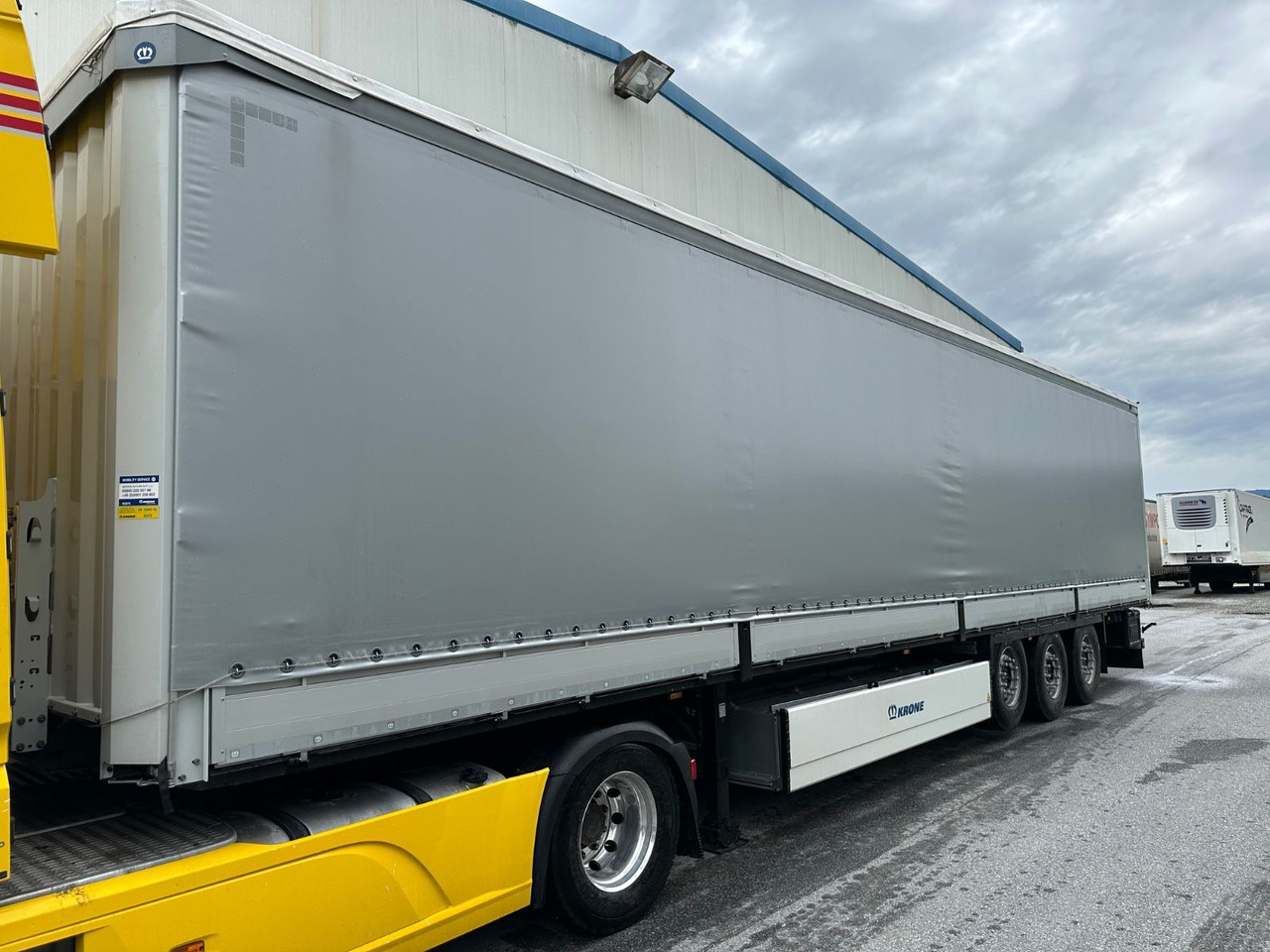 Krone SD 27 Bordwand Pal-K.asten Lift XL-Code - Semirremolque lona: foto 1 Krone SD 27 Bordwand Pal-K.asten Lift XL-Code - Semirremolque lona: foto 1