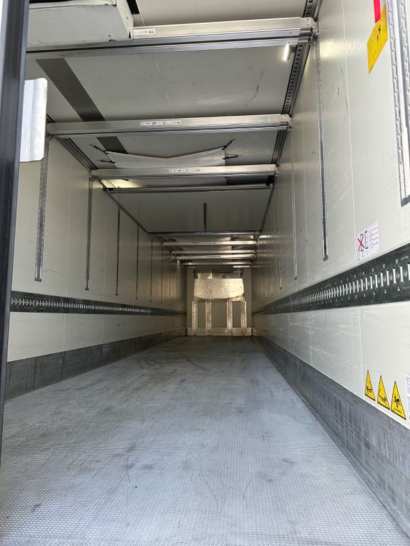 Krone SD 27 Thermoking Spectrum Multitemp Pharma Safe Krone SD 27 Thermoking Spectrum Multitemp Pharma Safe - Frigorífico semirremolque: foto 5 Krone SD 27 Thermoking Spectrum Multitemp Pharma Safe Krone SD 27 Thermoking Spectrum Multitemp Pharma Safe - Frigorífico semirremolque: foto 5