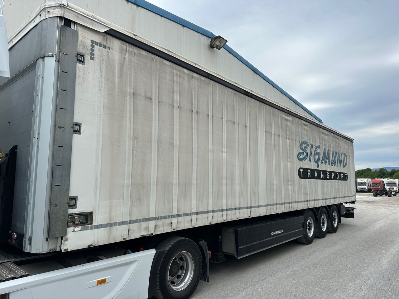 Schwarzmüller S1 J Getränkeplane LIFT BBW - Semirremolque lona: foto 1 Schwarzmüller S1 J Getränkeplane LIFT BBW - Semirremolque lona: foto 1