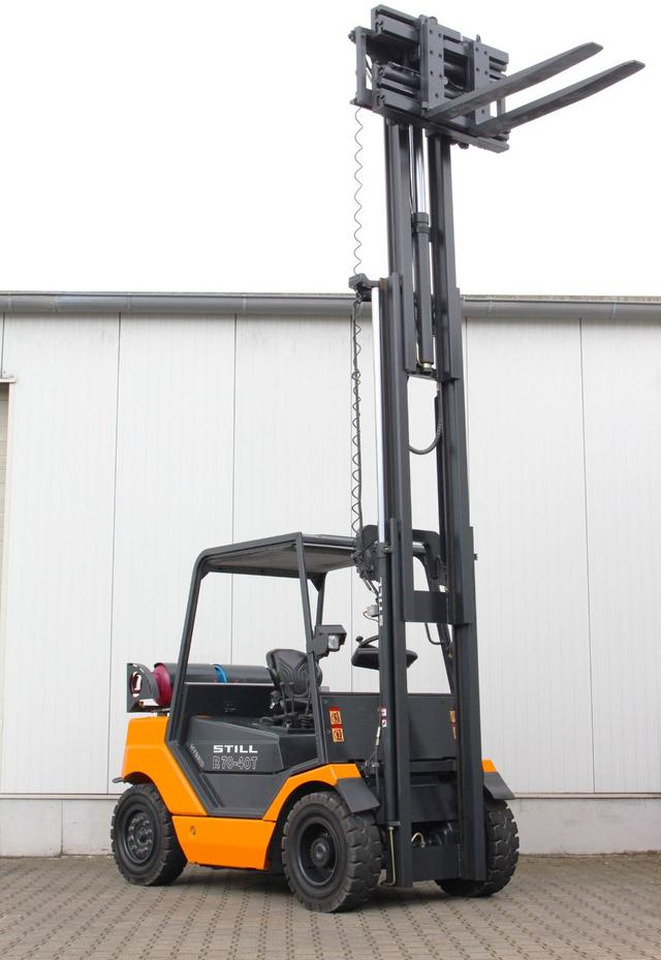 Leasing financiero de STILL R70-40T Gas  Triplex 4t Klammergabel leasing STILL R70-40T Gas  Triplex 4t Klammergabel: foto 13