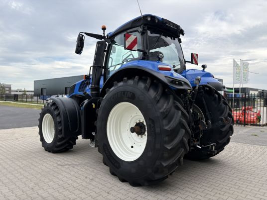 NEW HOLLAND New Holland T8.350 PLMi Genesis - Tractor: foto 5 NEW HOLLAND New Holland T8.350 PLMi Genesis - Tractor: foto 5