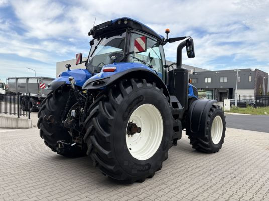 NEW HOLLAND New Holland T8.350 PLMi Genesis - Tractor: foto 3 NEW HOLLAND New Holland T8.350 PLMi Genesis - Tractor: foto 3