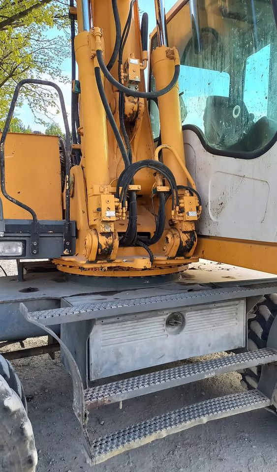 Liebherr A316 - Excavadora de ruedas: foto 4 Liebherr A316 - Excavadora de ruedas: foto 4