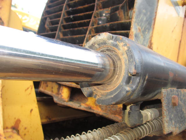 Bulldozer CAT D3K2: foto 20 Bulldozer CAT D3K2: foto 20