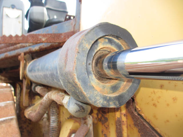 Bulldozer CAT D3K2: foto 18 Bulldozer CAT D3K2: foto 18