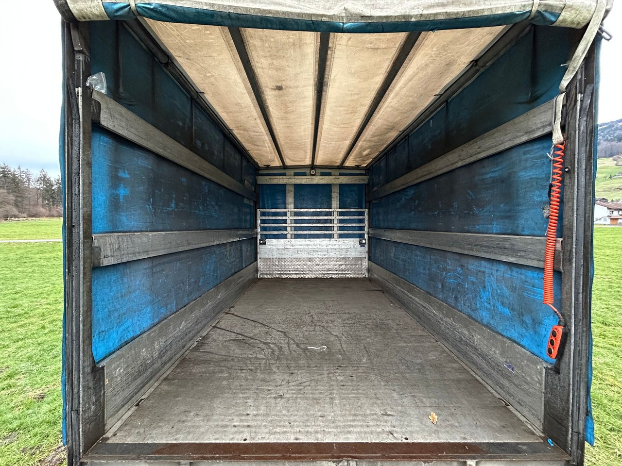 MERCEDES-BENZ Atego 818 - Camión lona: foto 5 MERCEDES-BENZ Atego 818 - Camión lona: foto 5